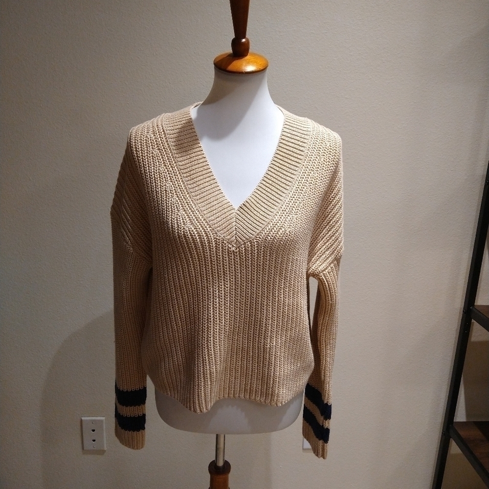 NWT 360 Sweater Calluna V Neck Sweater - Picture 3 of 10